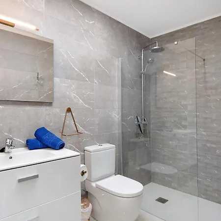 Puerto Chico E Apartment *